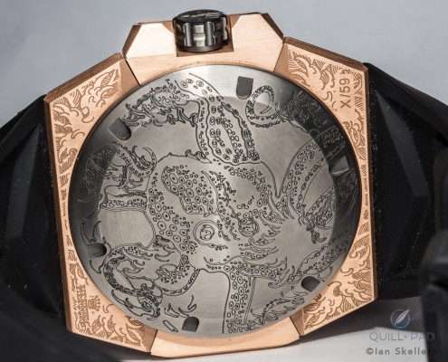 Linde Werdelin Oktopus Moon Tattoo back Linde Werdelin Oktopus Moon Tattoo back engraving
