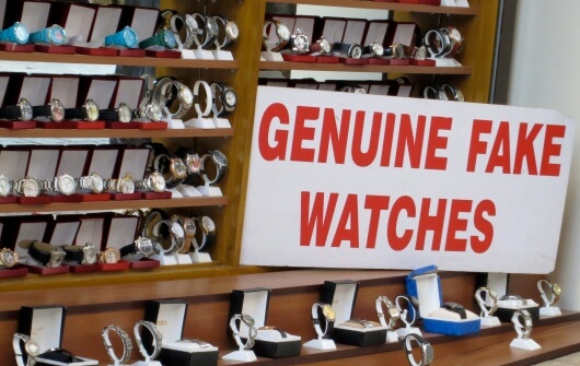 Can you spot the differences between this stand and an authorized watch retailer?