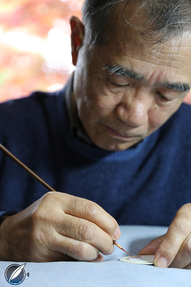 Buzan Fukushima painting the Hermès Koma Kurabe dials