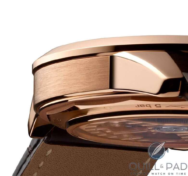 Case detail of the Jaeger-LeCoultre Geophysic highlighting the contrasting polished and matte surfaces and the slightly oversized bezel