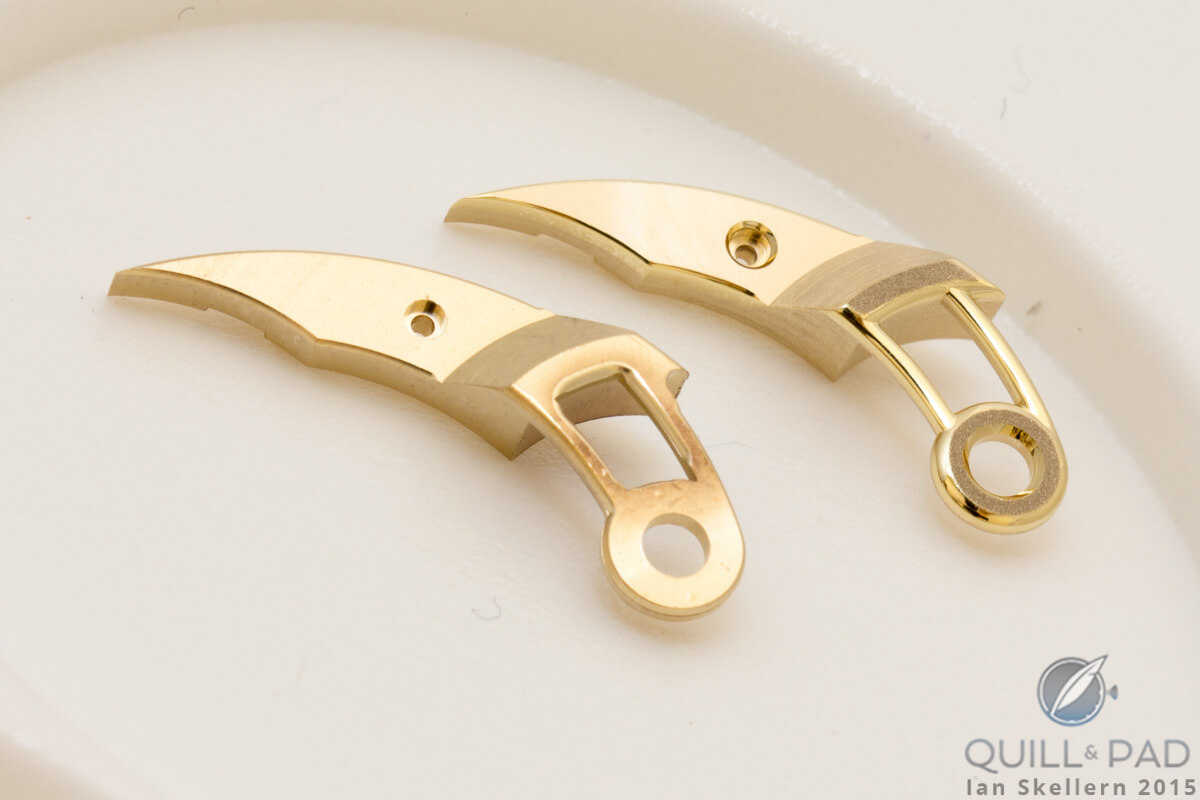 Balance bridges of the Romain Gauthier Logical One before and after: straight from the machine (left) and after three days of hand-finishing (note that the black marks are reflections from my camera)