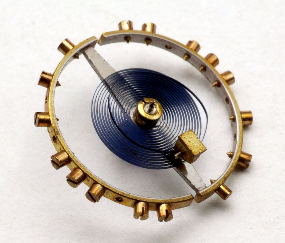 Split bimetallic balance and blued steel spring (photo courtesy VintageWatchstraps.com/David Boettcher)